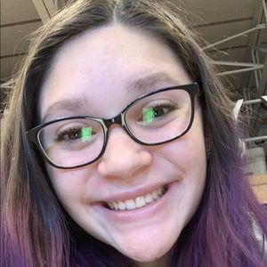 Meet your Posher, Alyssa